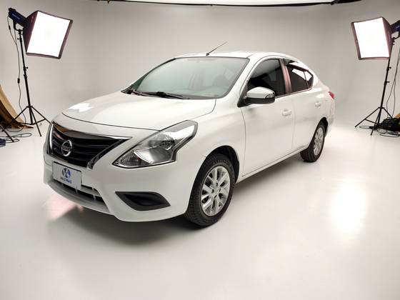 NISSAN VERSA 1.6 16V FLEXSTART SV 4P XTRONIC NISSAN VERSA 1.6 16V FLEXSTART SV 4P XTRONIC